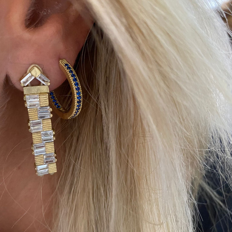 Round Earrings with Stone